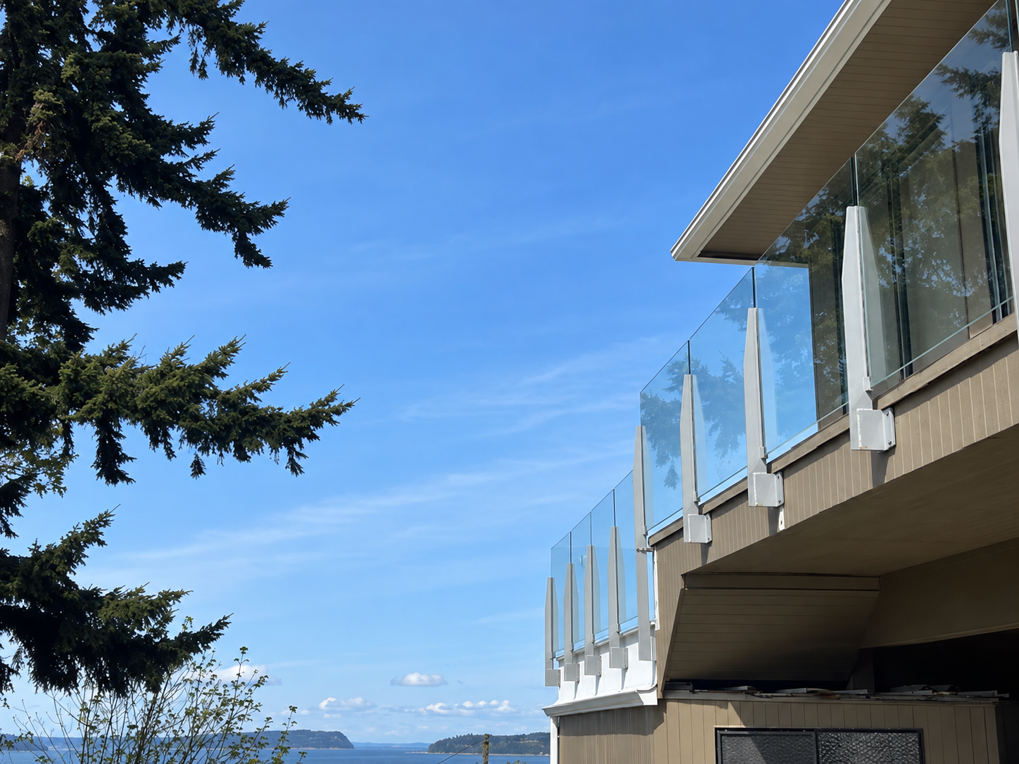 Mukilteo infinity glass railing detail